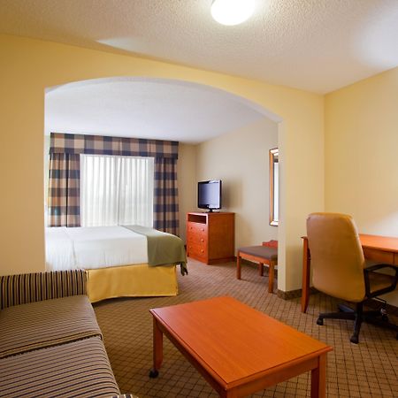 Holiday Inn Express Hotel&Suites Goshen Zimmer foto