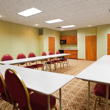Holiday Inn Express Hotel & Suites Goshen By Ihg Exterior foto