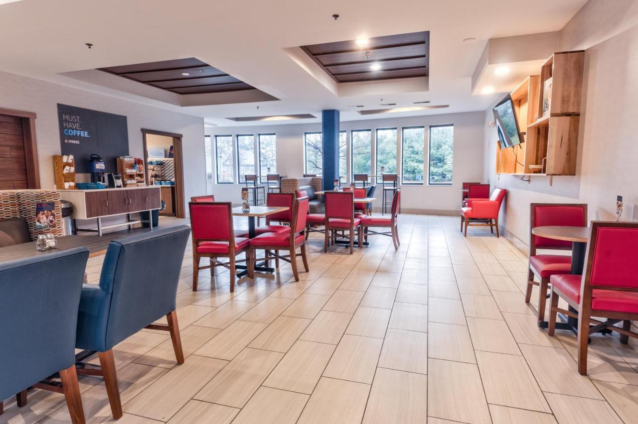 Holiday Inn Express Hotel & Suites Goshen By Ihg Exterior foto