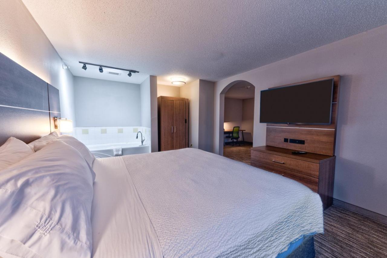 Holiday Inn Express Hotel & Suites Goshen By Ihg Exterior foto