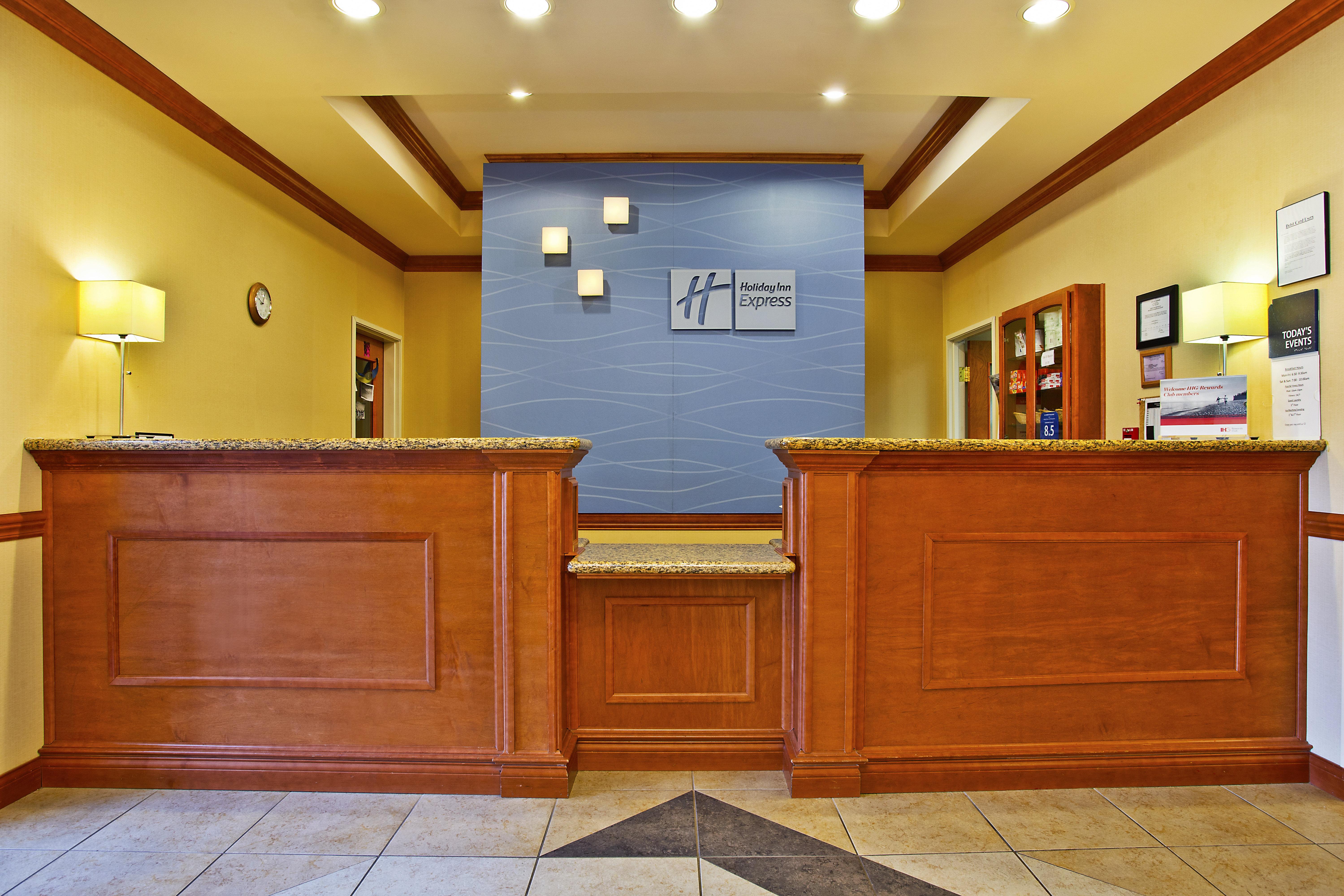 Holiday Inn Express Hotel & Suites Goshen By Ihg Exterior foto