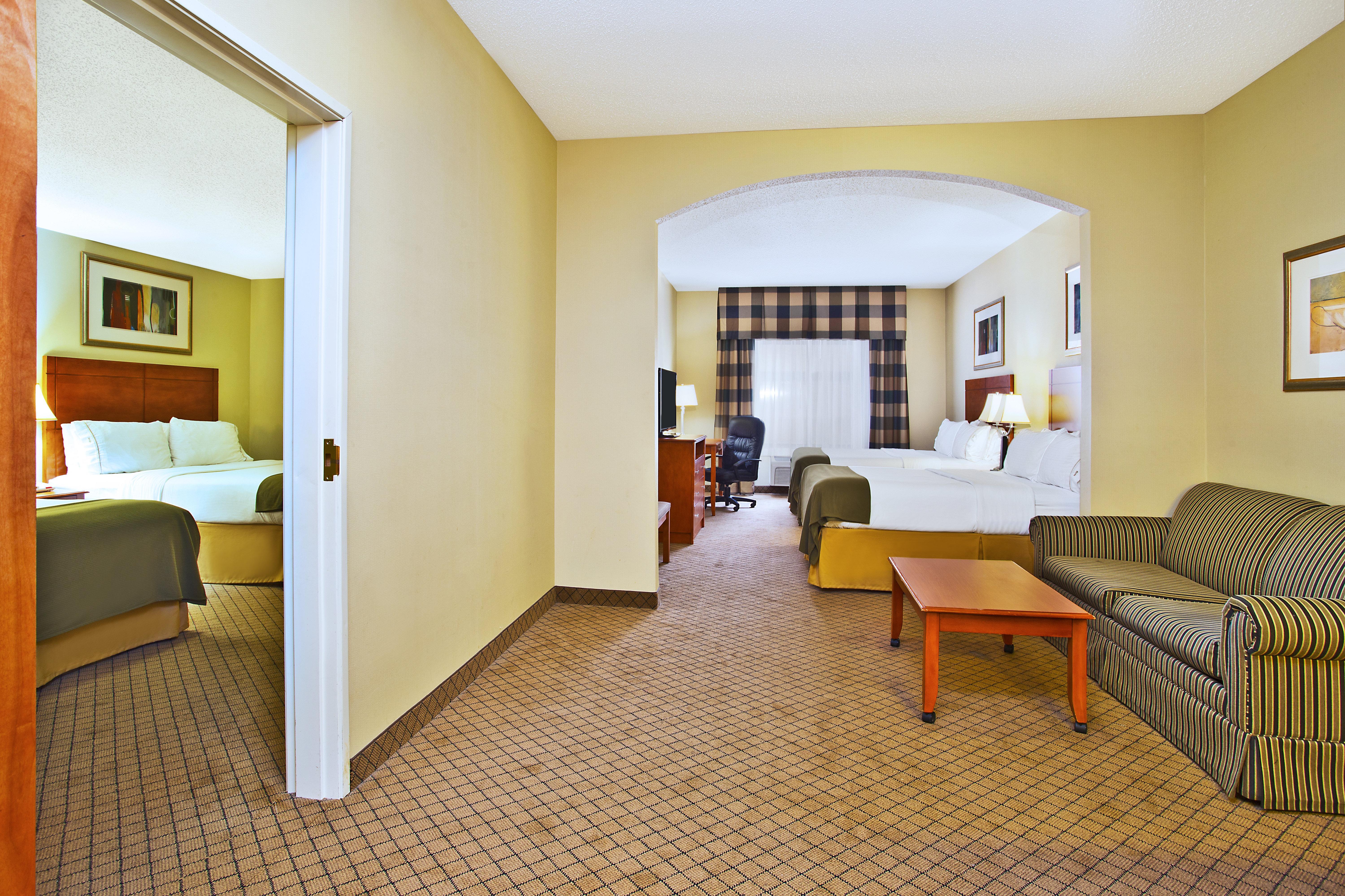 Holiday Inn Express Hotel & Suites Goshen By Ihg Exterior foto